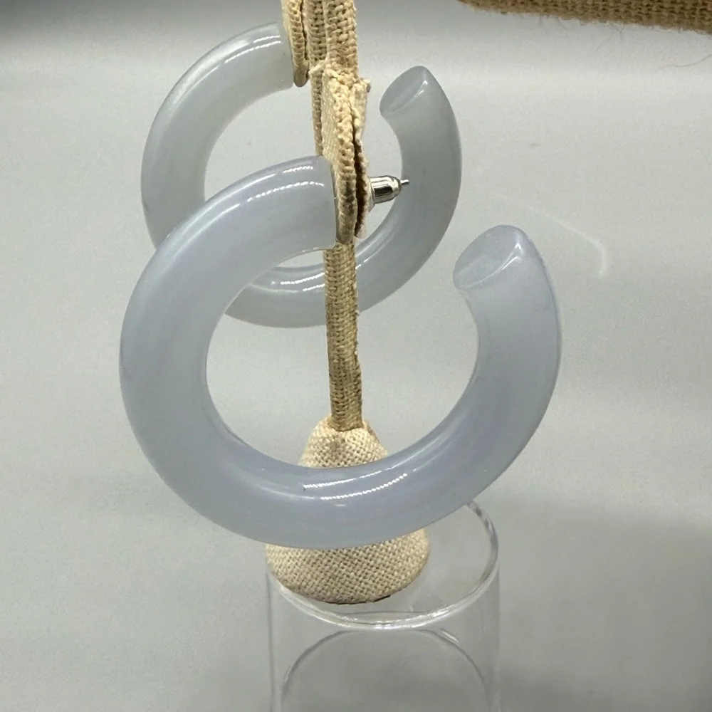 VINTAGE SET OF HOOP EARRINGS AND BRACELET - Picture 3 of 11